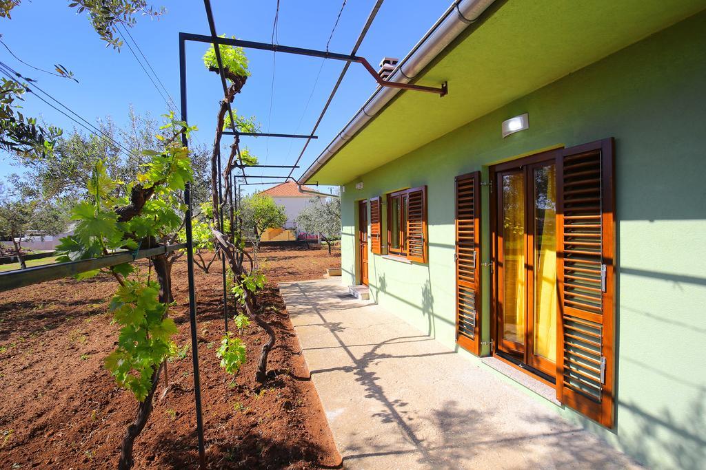 Holiday Home Zemljak Sukosan Exterior photo