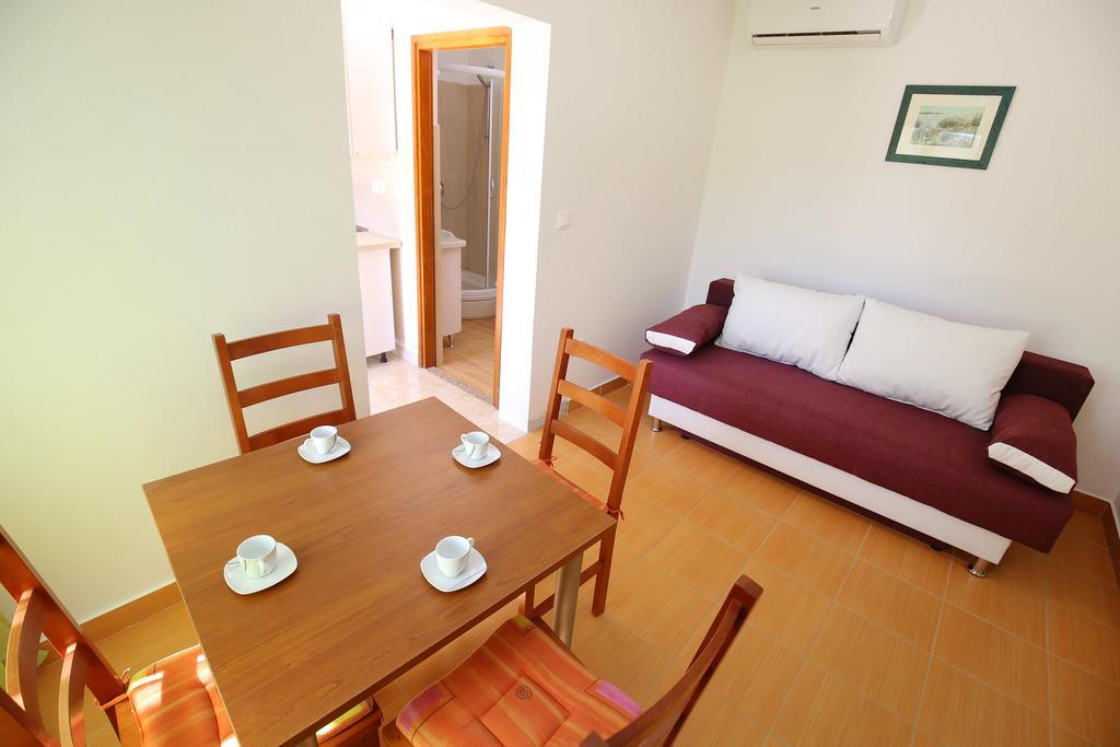 Holiday Home Zemljak Sukosan Exterior photo