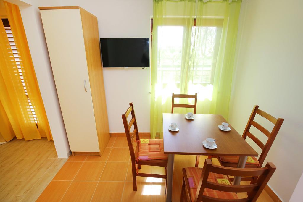 Holiday Home Zemljak Sukosan Exterior photo